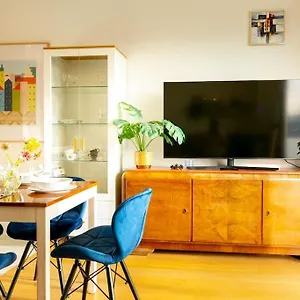 przytulny-komfortowy-apartament-z-garazem.warsawhotelspoland.com/